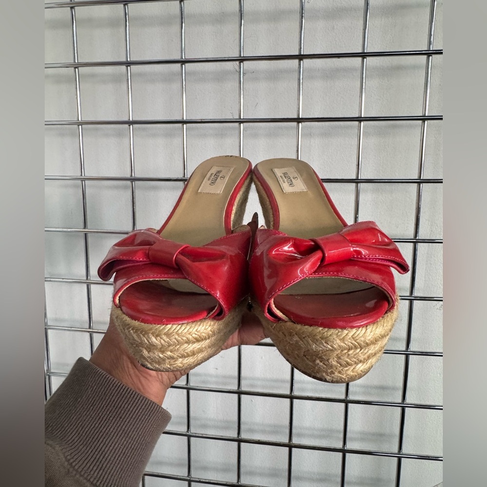Valentino Mena Bow Hot Pink Patent Leather Wedge Espadrille Sandals Womens 38 - Picture 10 of 14